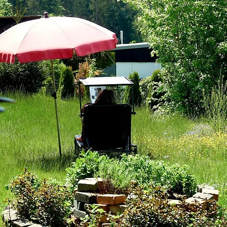 Сasa de vacaciones N16 - Gemutliches Nurdachhaus Mit Schonem Garten Und Seeblick *